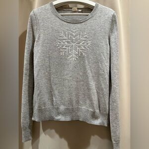 GAP gray snowflake sweater / large-fits like medium /used but in good condition